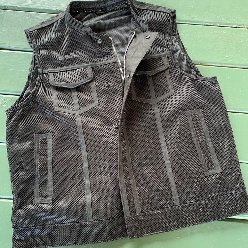 Unik Charcoal Mesh Vest for Men